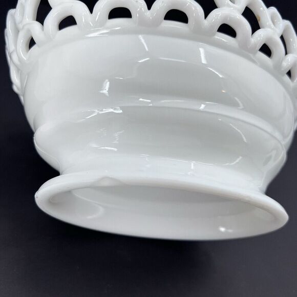 Antique White Milk Glass Large Nesting Chicken Hen Covered Dish - Picture 10 of 16